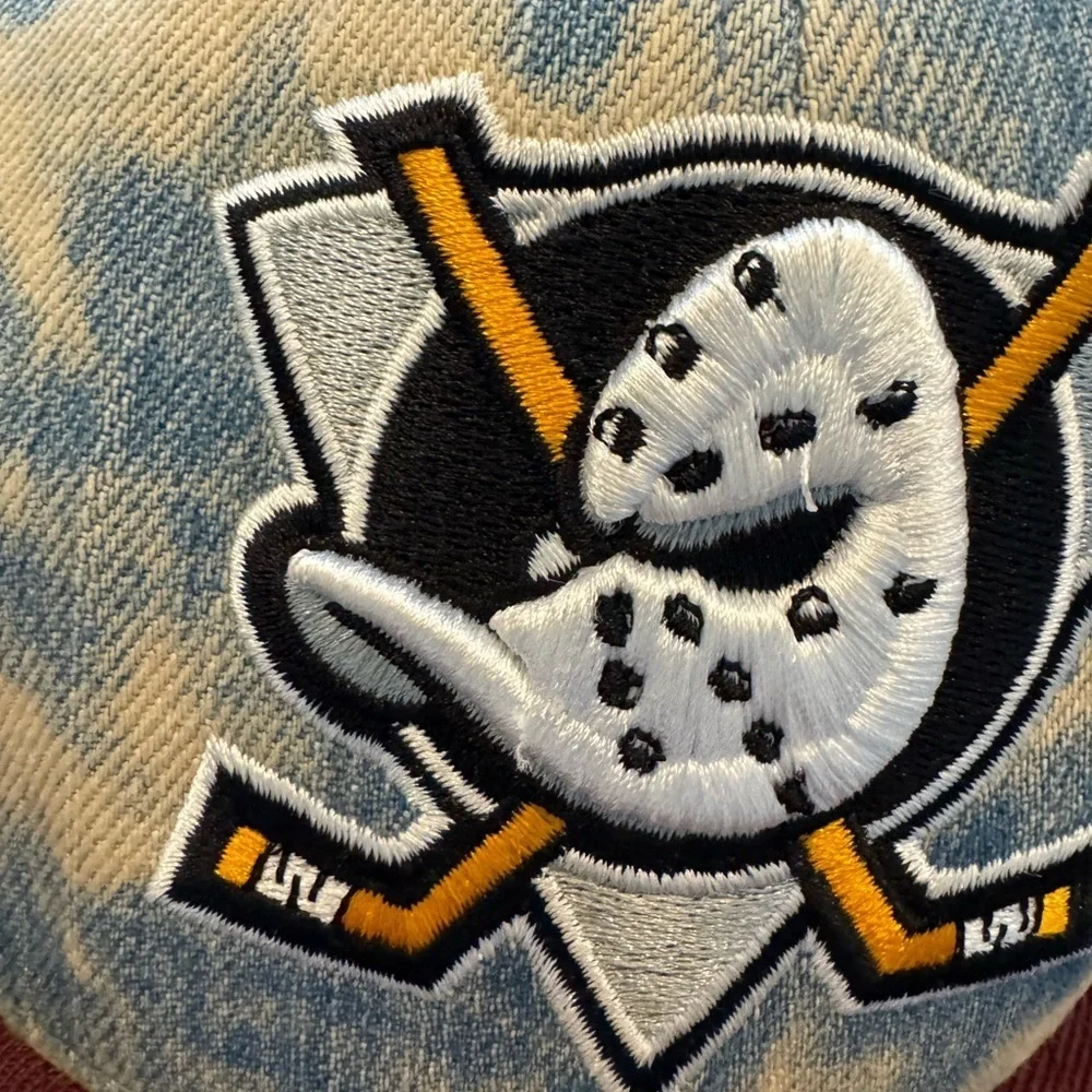 Anaheim MIGHTY Ducks MITCHELL & NESS hat